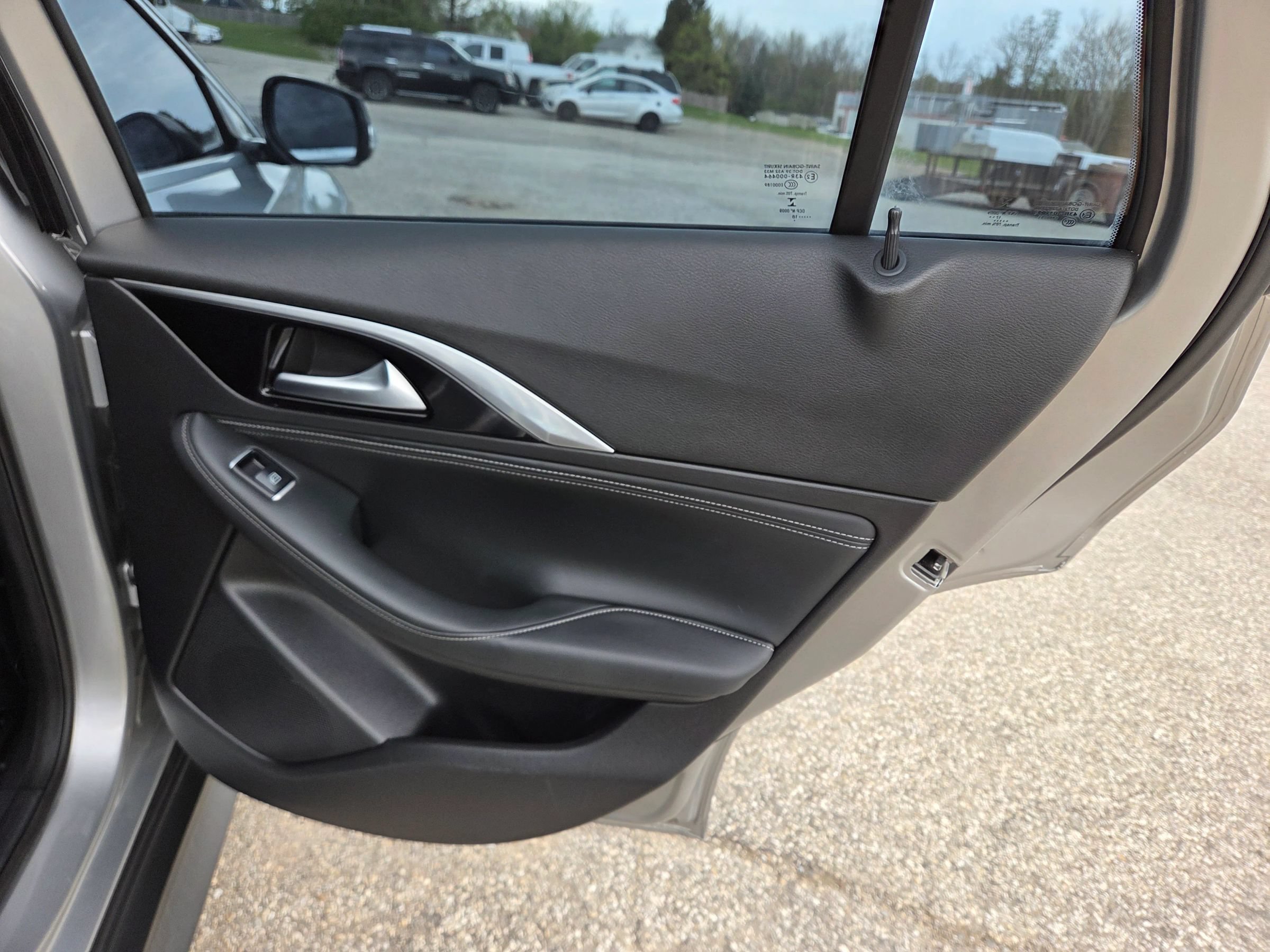 Used 2018 INFINITI QX30 AWD image 20