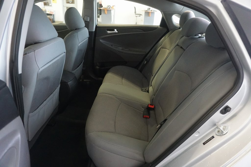 Used 2013 Hyundai Sonata GLS image 15