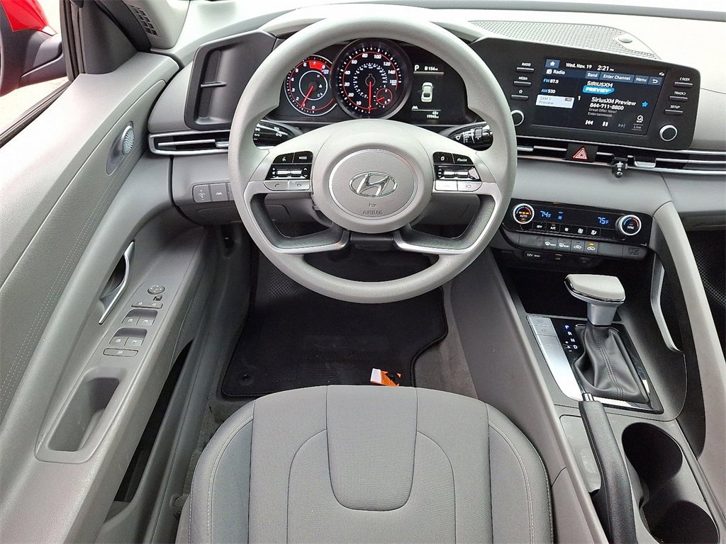 Used 2023 Hyundai Elantra SEL image 12