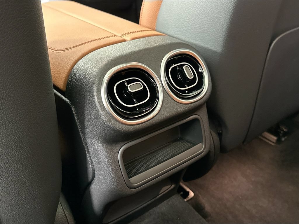 Used 2026 Mercedes-Benz GLC 300 4MATIC image 26