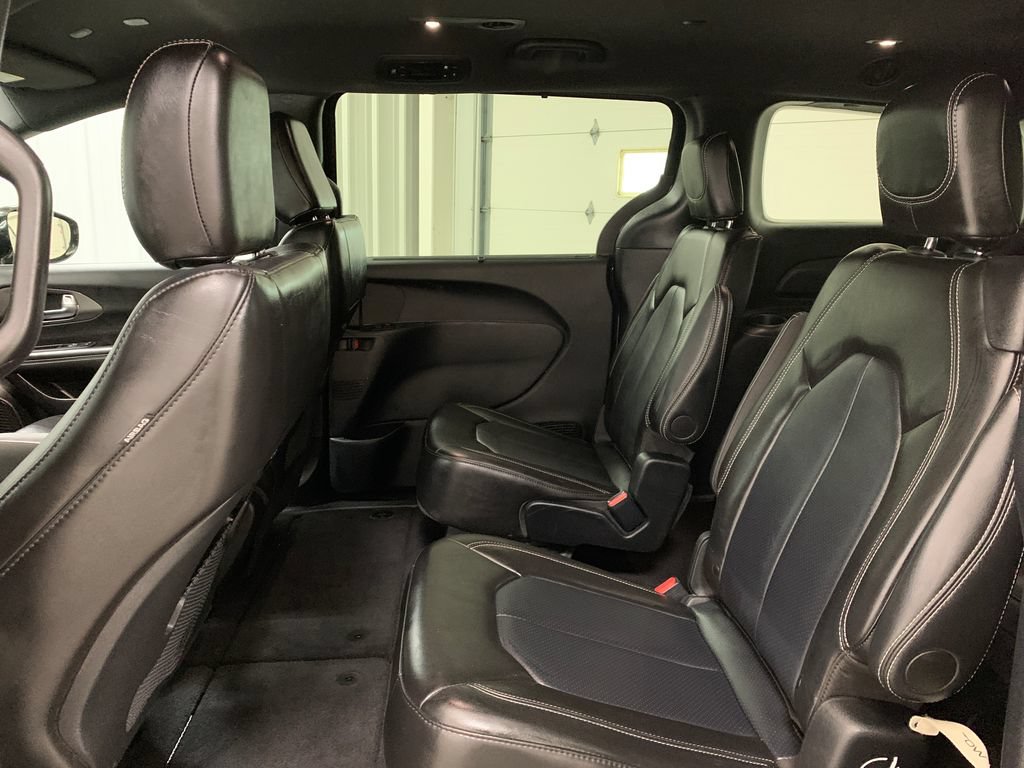 Used 2025 Chrysler Pacifica Select FWD image 20