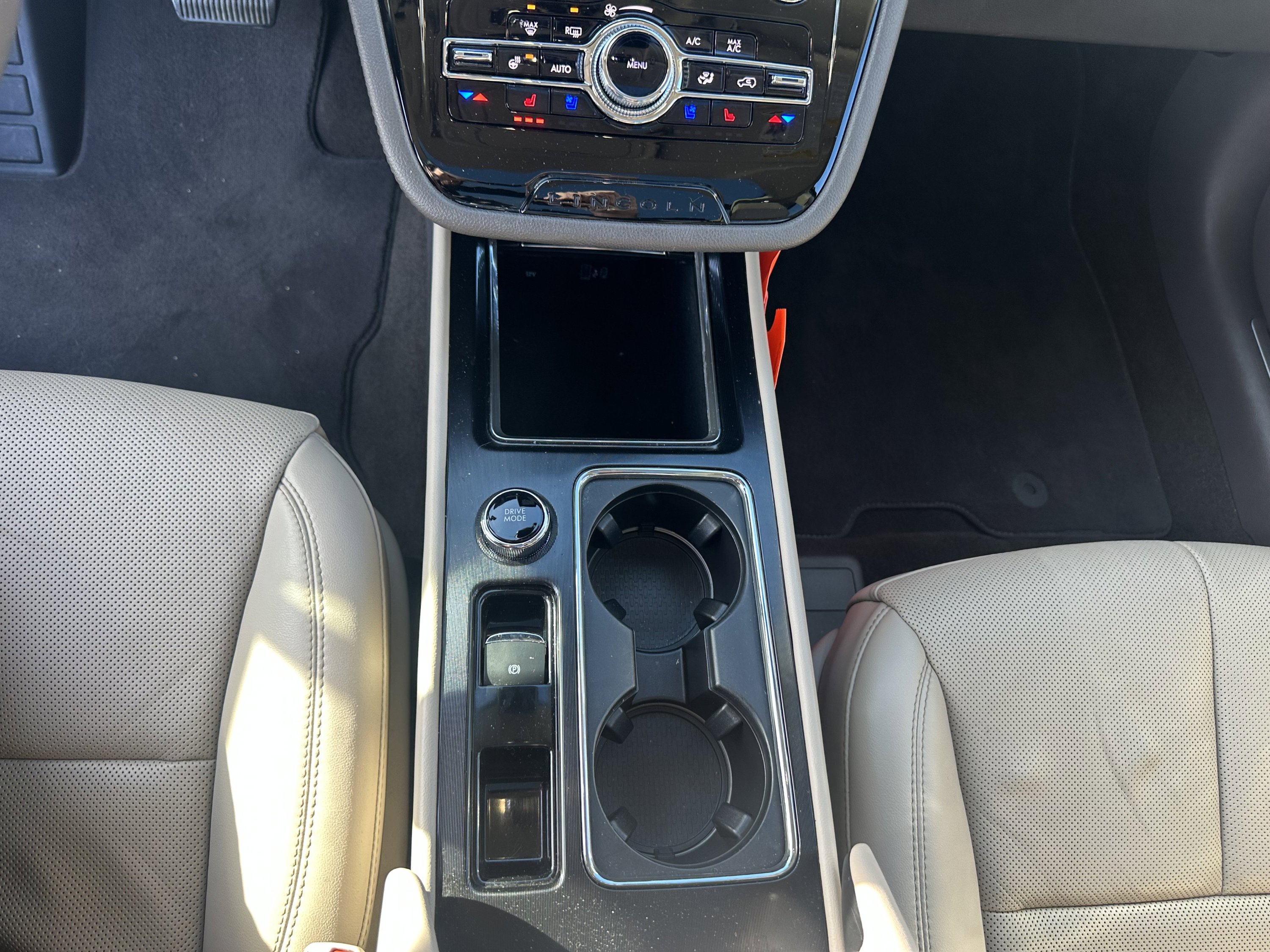 Used 2022 Lincoln Corsair AWD w/ Premium Package image 15
