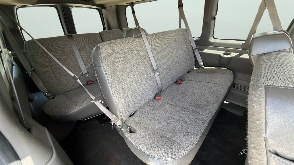 Certified 2025 Chevrolet Express 3500 LT w/ LT Preferred Equipment Group RWD image 30