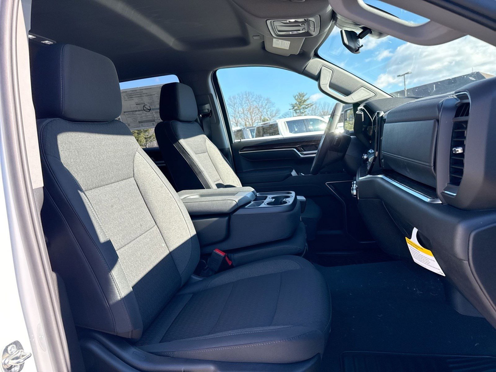 New 2026 GMC Sierra 1500 SLE image 17