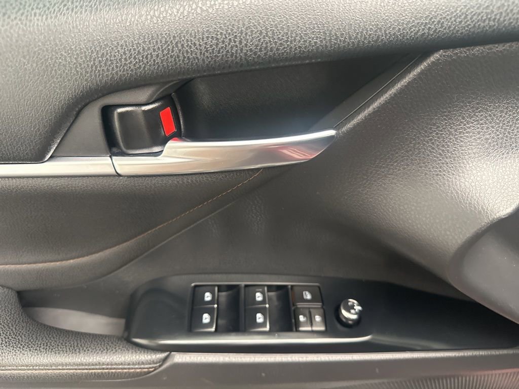 Used 2018 Toyota Camry XLE image 24