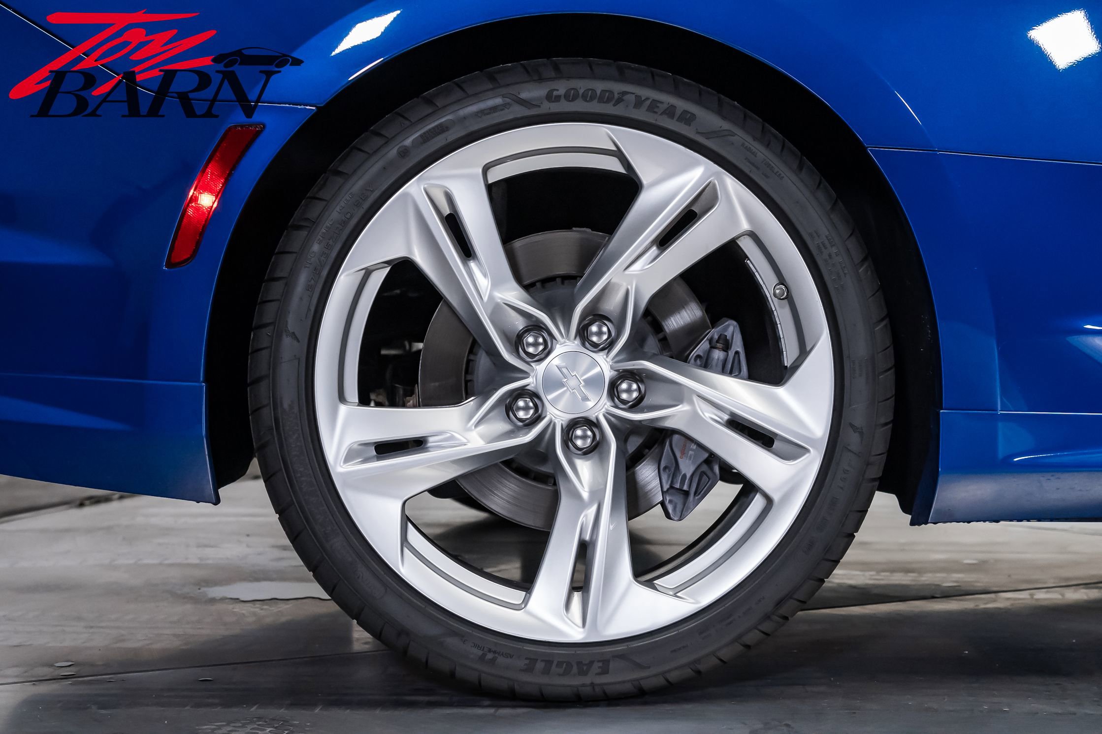 Used 2019 Chevrolet Camaro SS RWD image 15