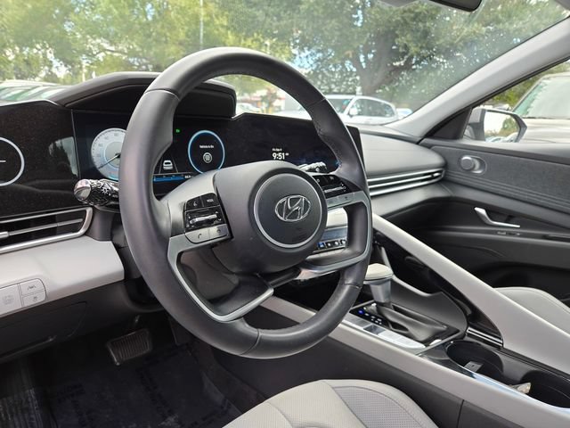 Used 2023 Hyundai Elantra Limited FWD image 12