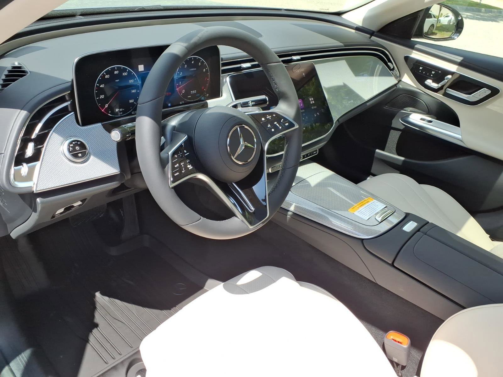 New 2026 Mercedes-Benz E 350 4MATIC Sedan image 27