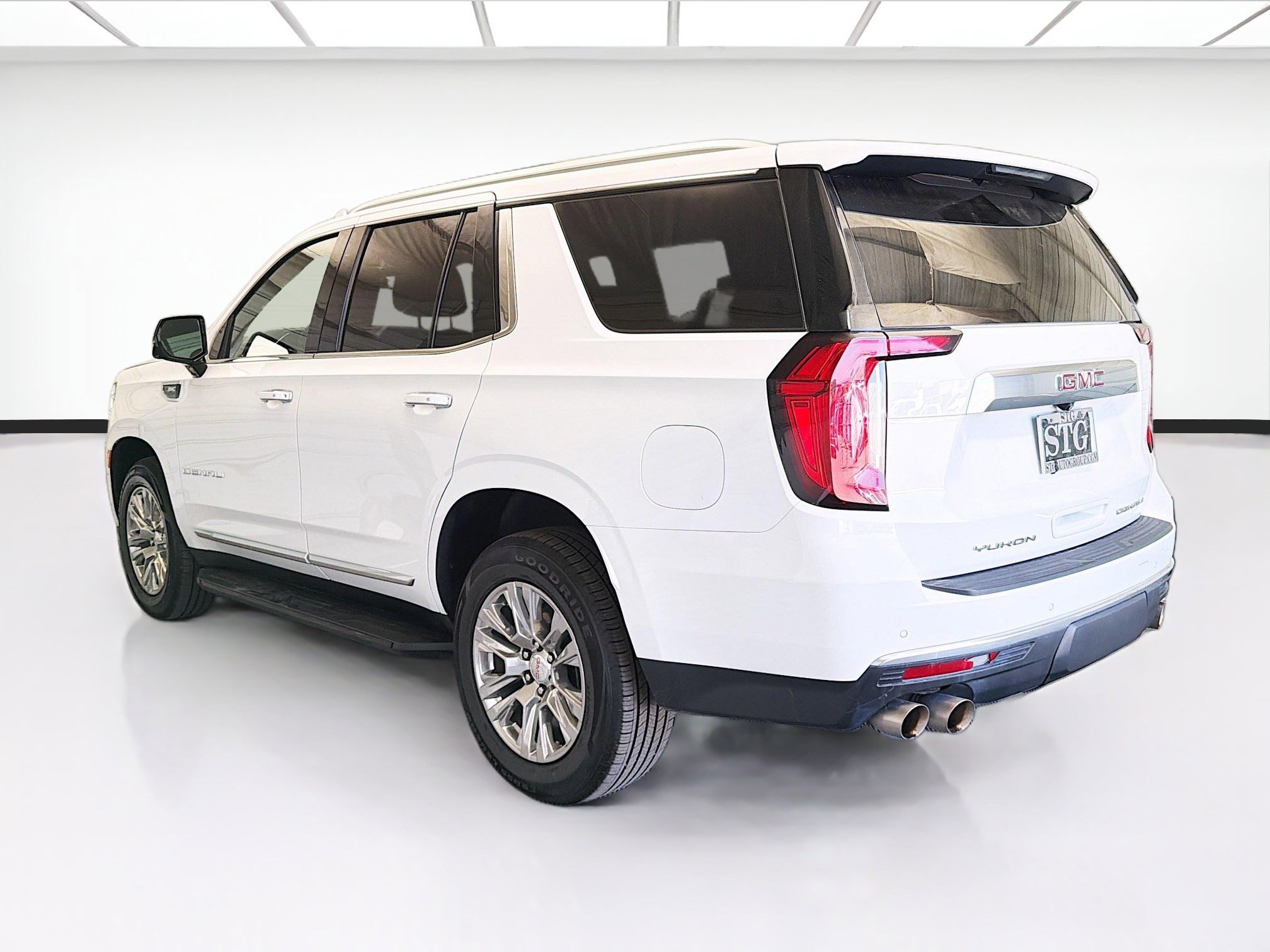 Used 2023 GMC Yukon Denali AWD/4WD image 6