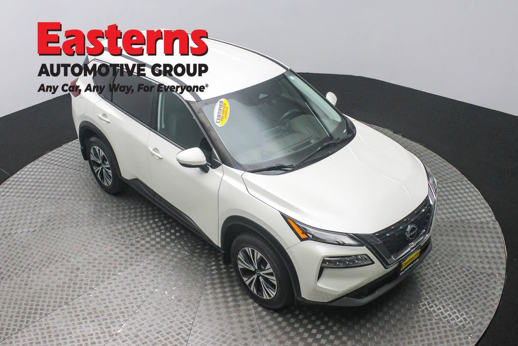 Used 2022 Nissan Rogue SV image 3