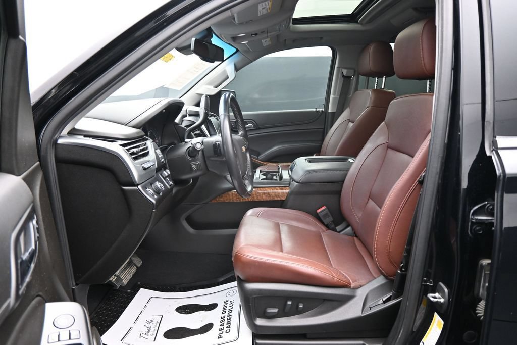 Used 2019 Chevrolet Suburban Premier w/ Premier Plus Edition RWD image 9