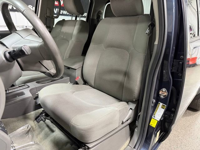 Used 2016 Nissan Frontier SV w/ SV Value Truck Package AWD/4WD image 19