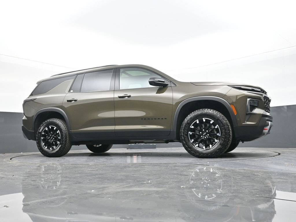 Used 2024 Chevrolet Traverse Z71 w/ Enhanced Driving Package image 47