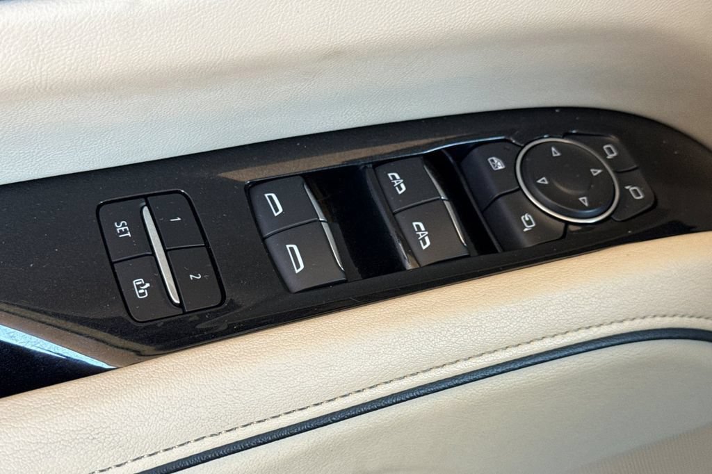 Used 2023 Cadillac Escalade Premium Luxury w/ Performance Package AWD/4WD image 12