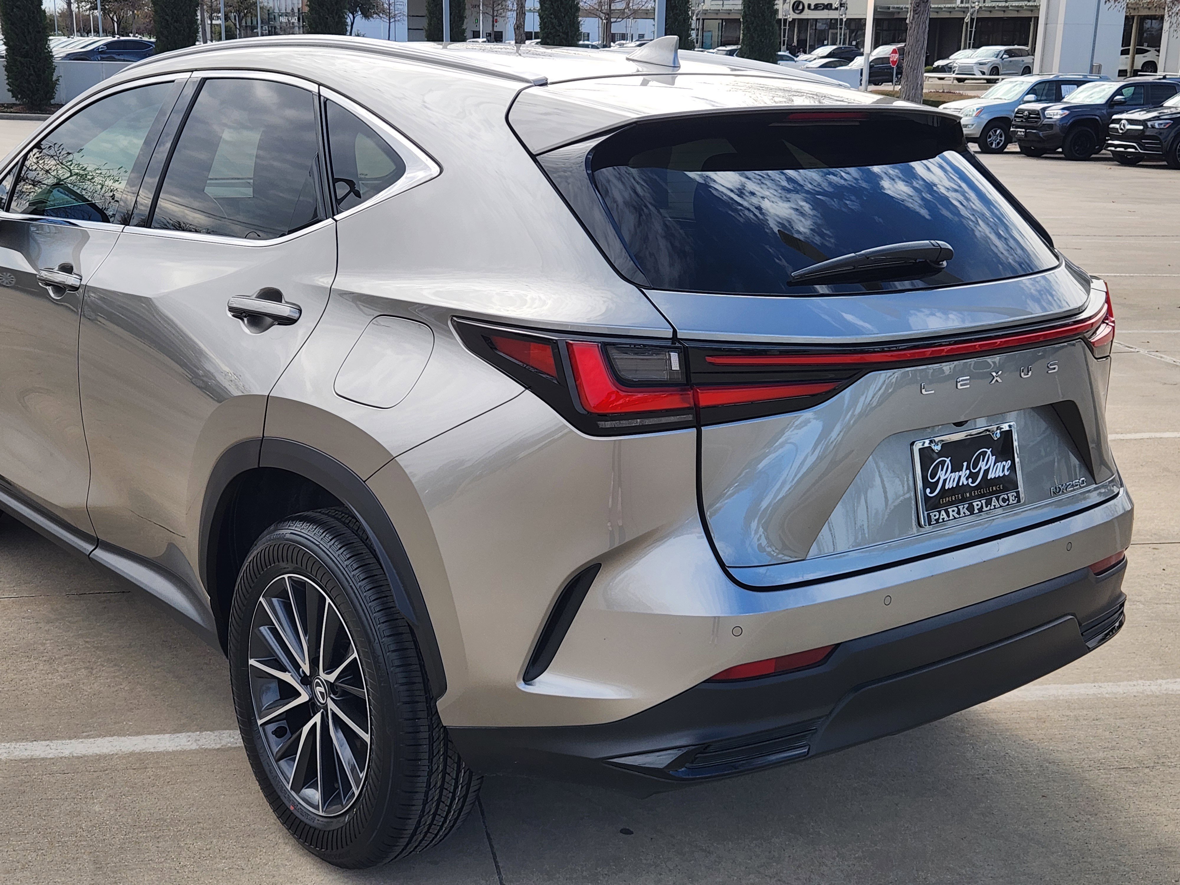 Used 2024 Lexus NX 250 FWD w/ Premium Package image 11