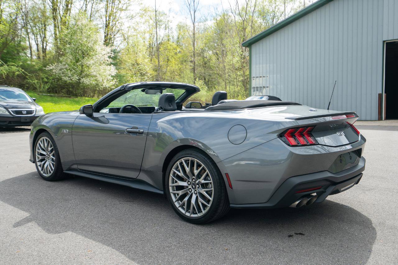 Used 2025 Ford Mustang GT Premium RWD image 7