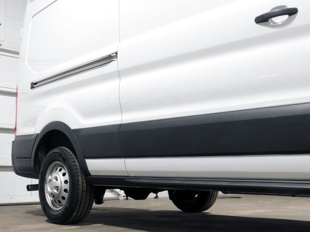 Used 2022 Ford Transit 250 AWD image 12