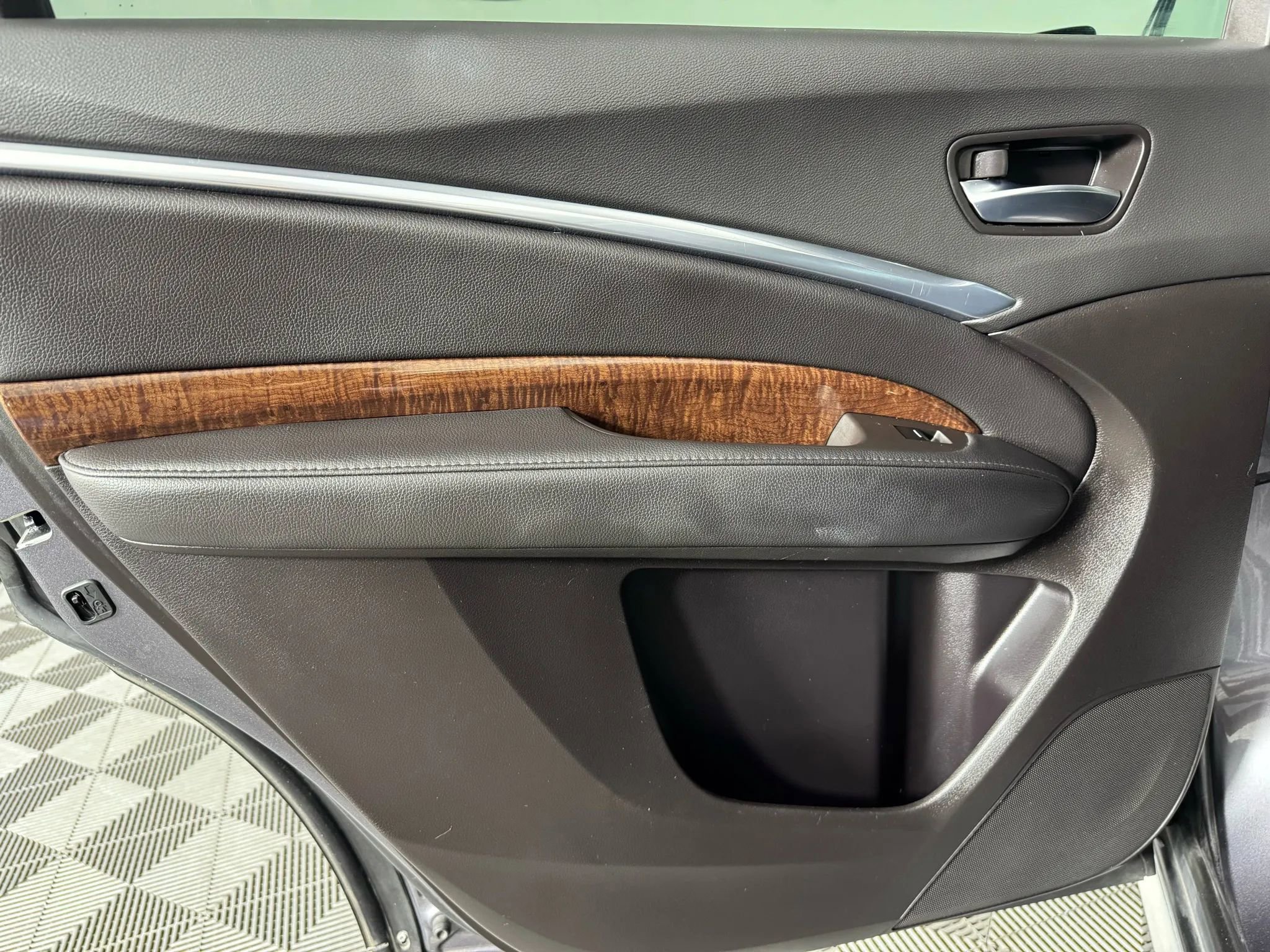 Used 2020 Acura MDX SH-AWD image 48