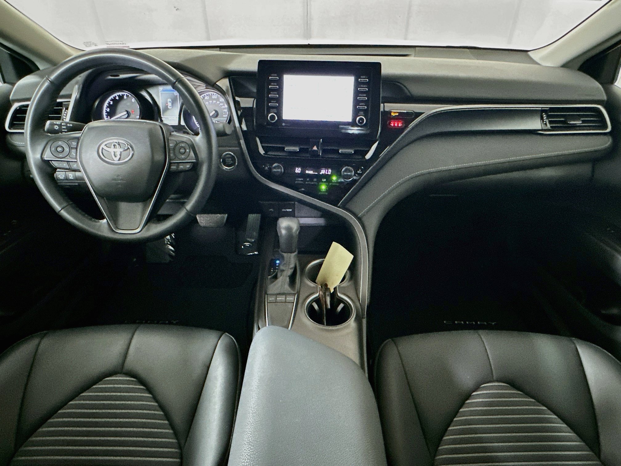 Used 2024 Toyota Camry SE w/ Convenience Package FWD image 27