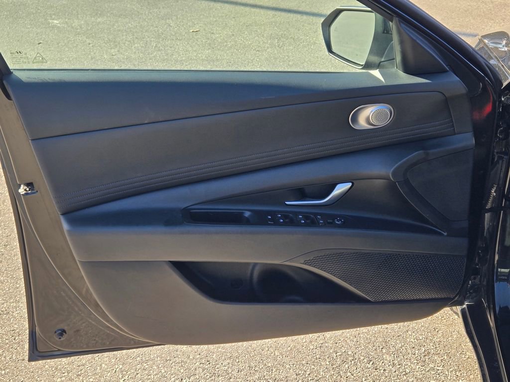 Used 2024 Hyundai Elantra SEL w/ Convenience Package image 28