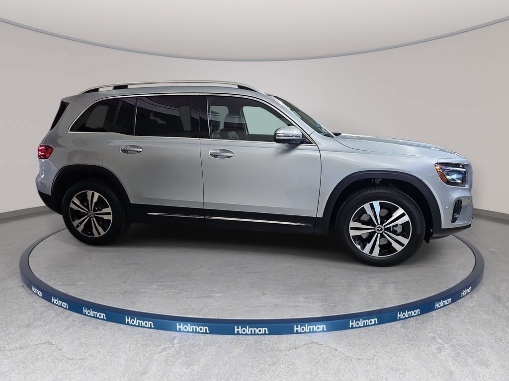 Used 2026 Mercedes-Benz GLB 250 4MATIC image 5