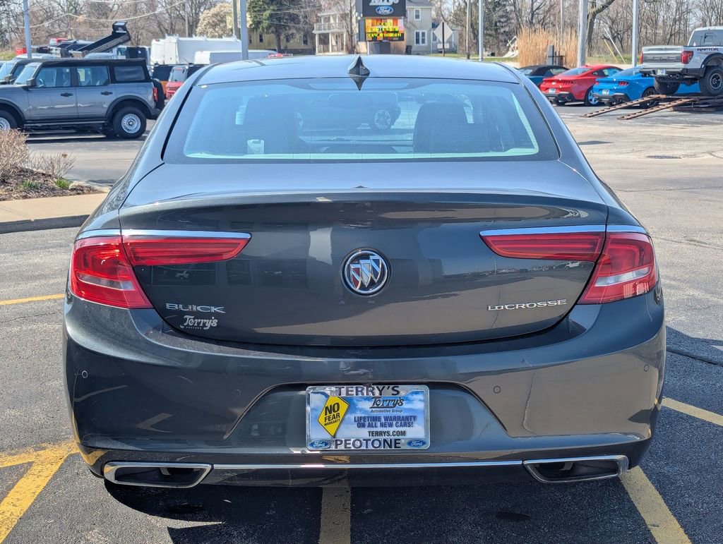 Used 2017 Buick LaCrosse Essence image 4