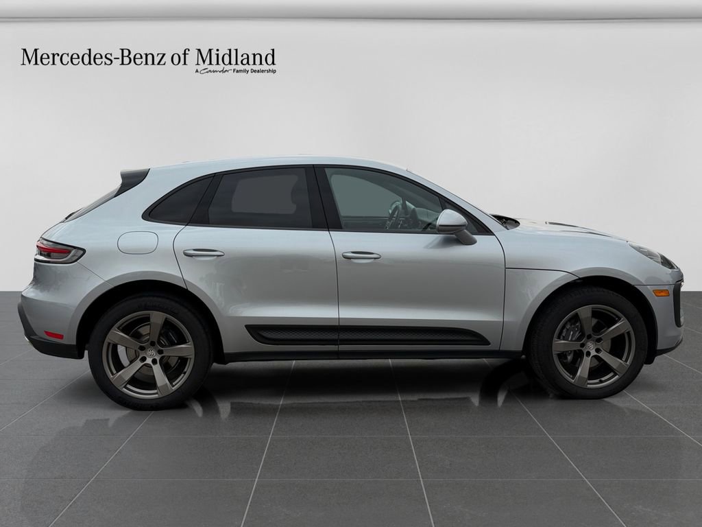 Used 2025 Porsche Macan image 8