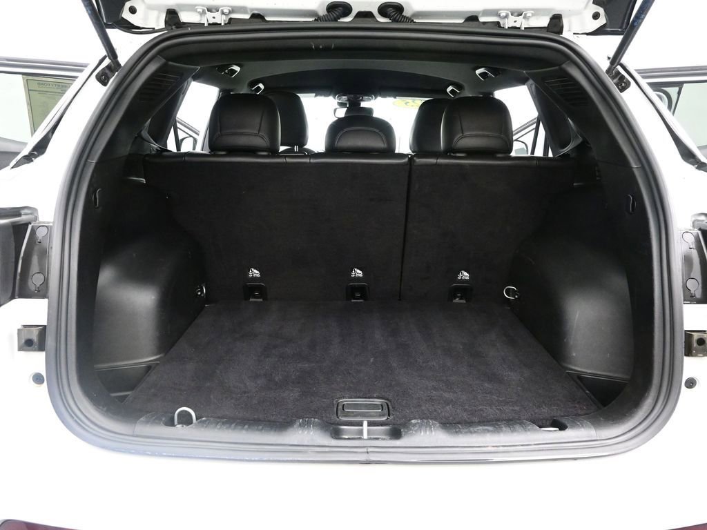 Used 2025 Jeep Compass Latitude image 11