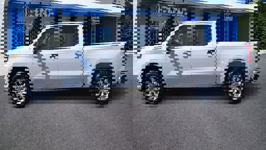 Used 2021 Chevrolet Silverado 1500 Custom image 5