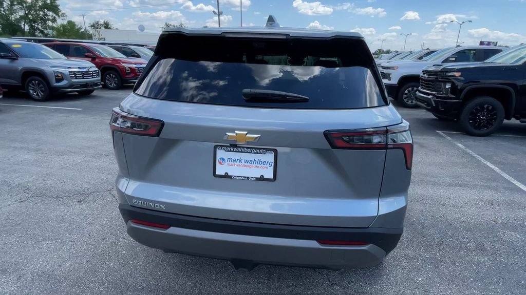 New 2026 Chevrolet Equinox LT w/ Convenience Package II FWD image 9