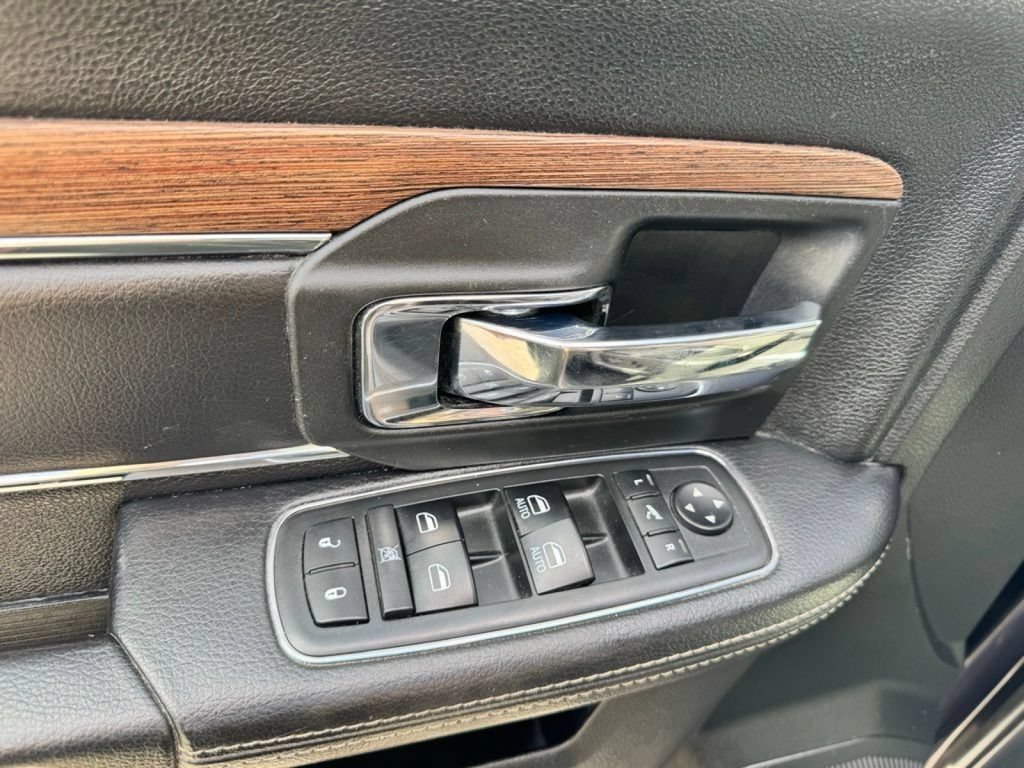 Used 2018 RAM 1500 Laramie w/ Convenience Group AWD/4WD image 20
