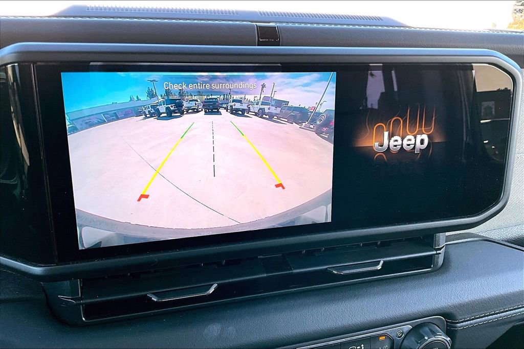 Certified 2025 Jeep Wrangler Unlimited Sahara w/ Safety Group AWD/4WD image 25