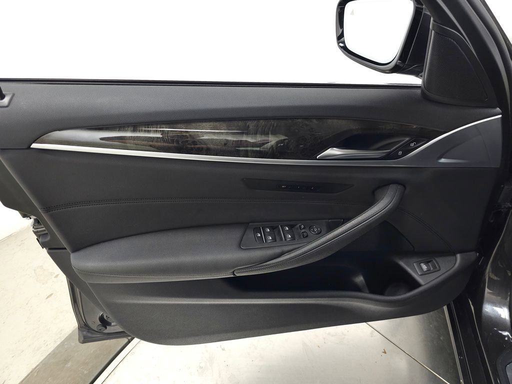 Used 2019 BMW 530i xDrive w/ Convenience Package AWD/4WD image 13
