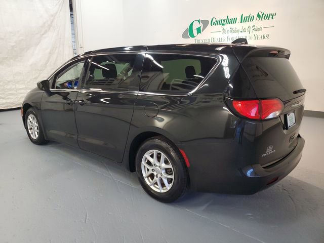 Used 2017 Chrysler Pacifica Touring FWD image 4