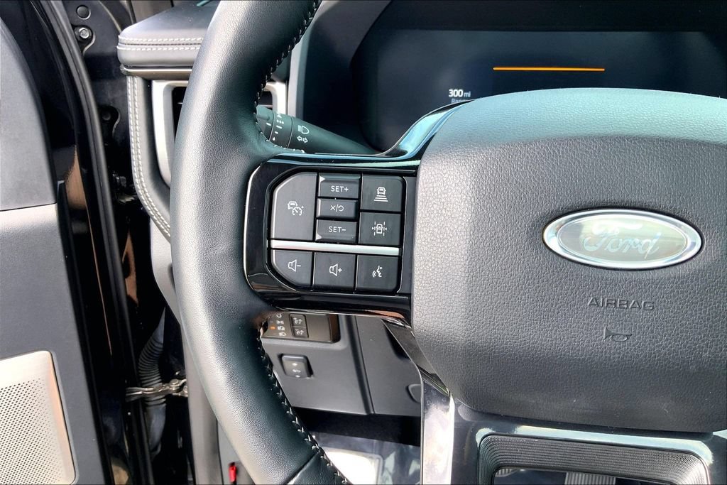 Used 2023 Ford F150 Lightning Platinum AWD/4WD image 18