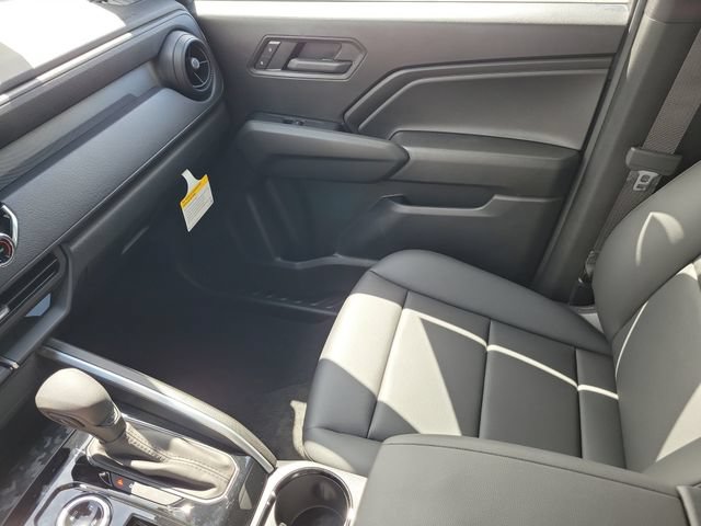 New 2026 Chevrolet Colorado W/T w/ WT Custom Package AWD/4WD image 32