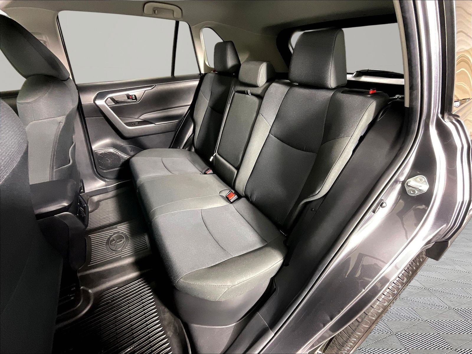Used 2024 Toyota RAV4 LE AWD/4WD image 22