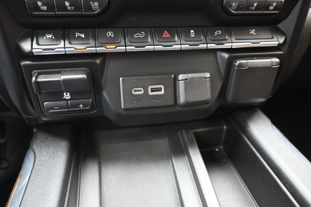 Used 2019 Chevrolet Silverado 1500 High Country w/ Technology Package AWD/4WD image 30