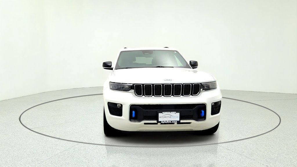 Used 2023 Jeep Grand Cherokee Overland AWD/4WD image 2