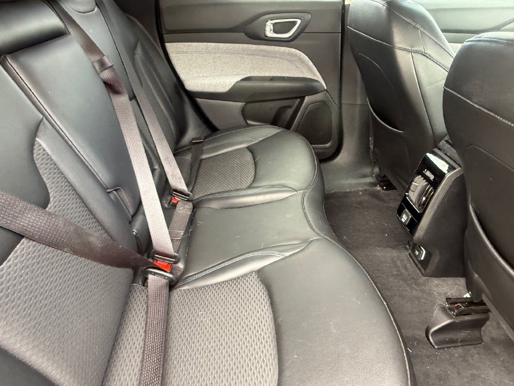 Used 2022 Jeep Compass Latitude FWD image 12