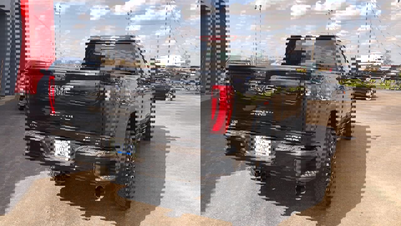 Used 2025 GMC Sierra 2500 Denali Ultimate image 6