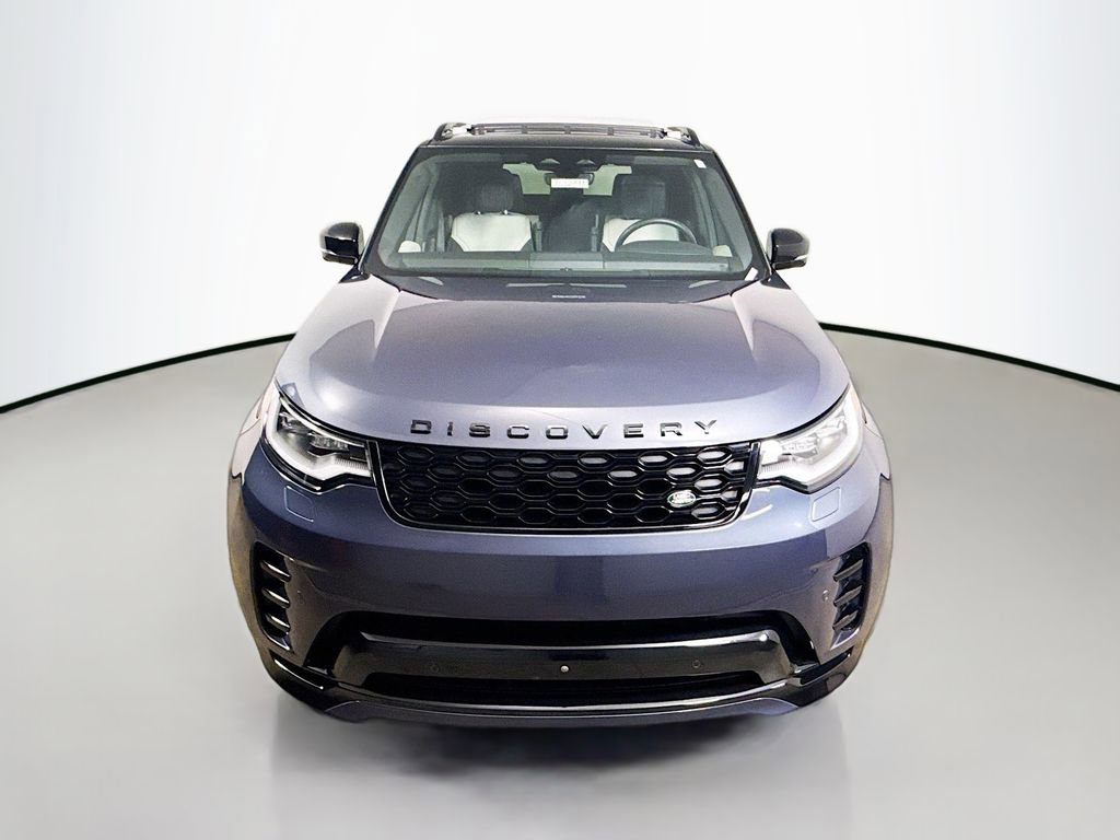 Used 2024 Land Rover Discovery Dynamic SE AWD/4WD image 2