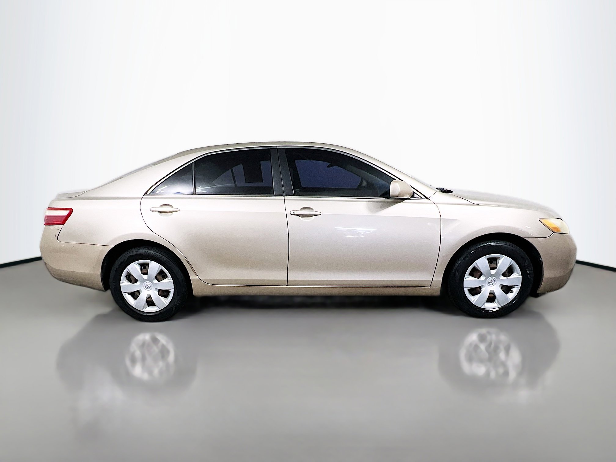 Used 2009 Toyota Camry LE image 3