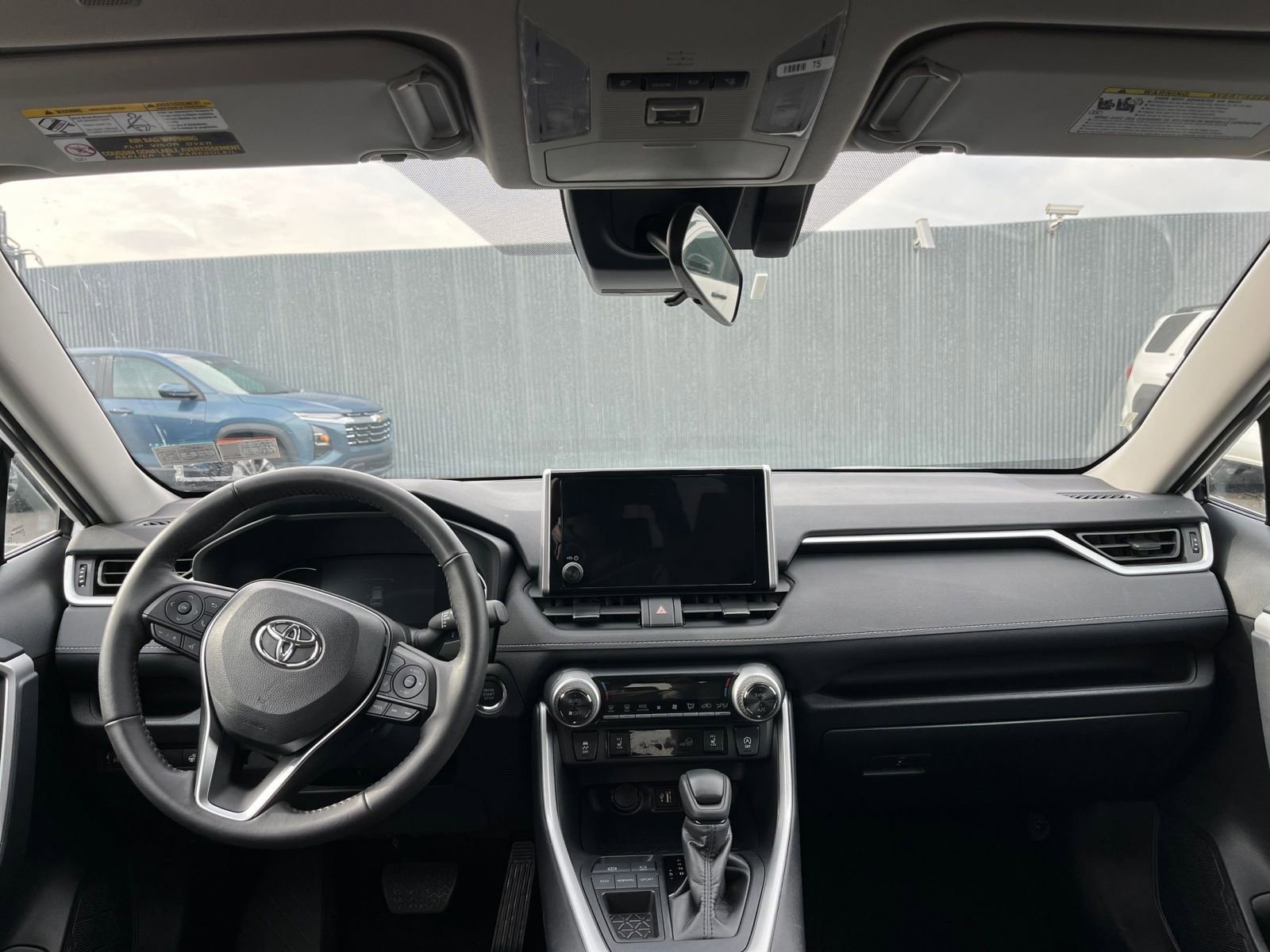 Used 2025 Toyota RAV4 XLE image 33