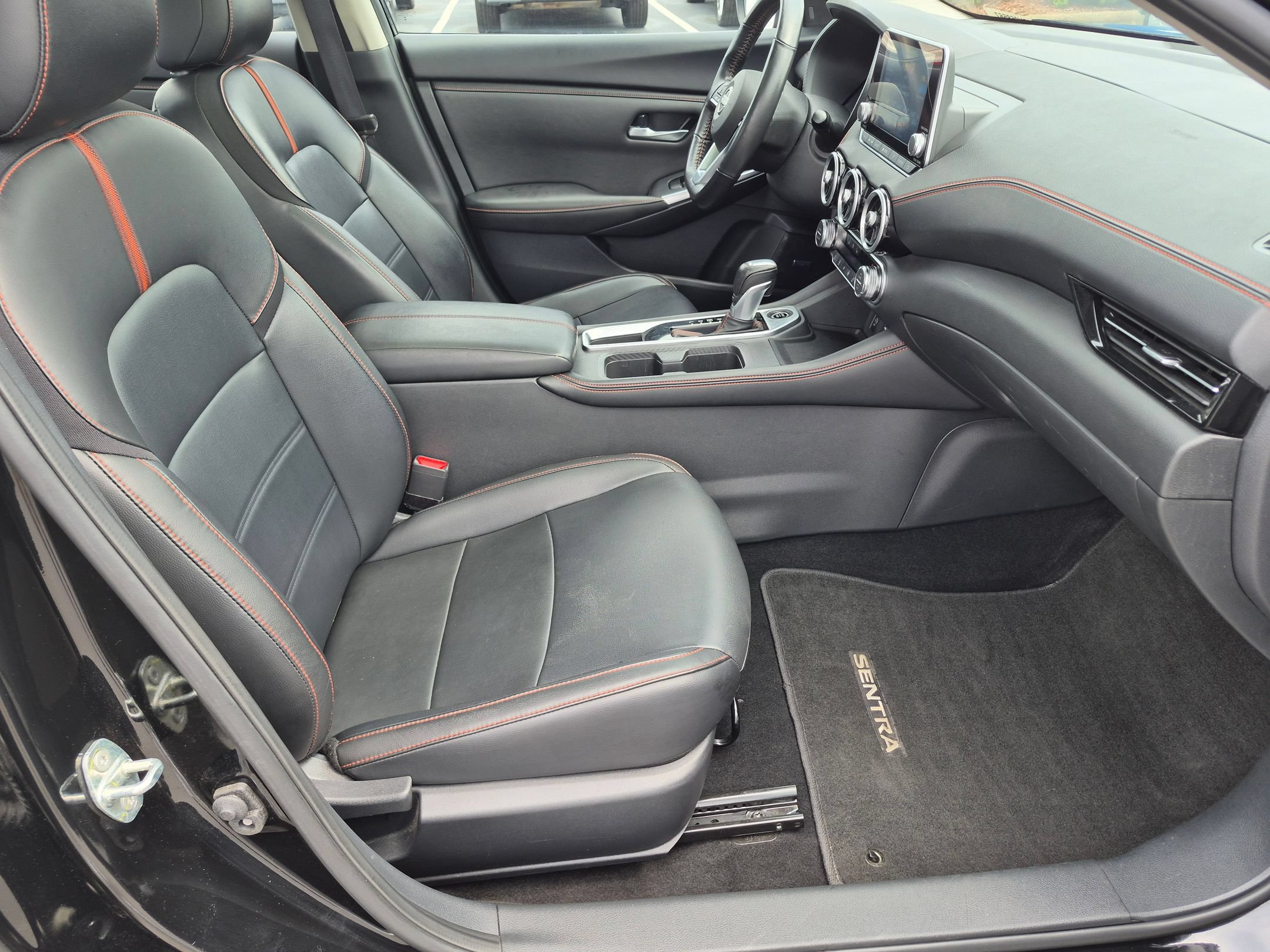 Used 2025 Nissan Sentra SR w/ SR Premium Package FWD image 35