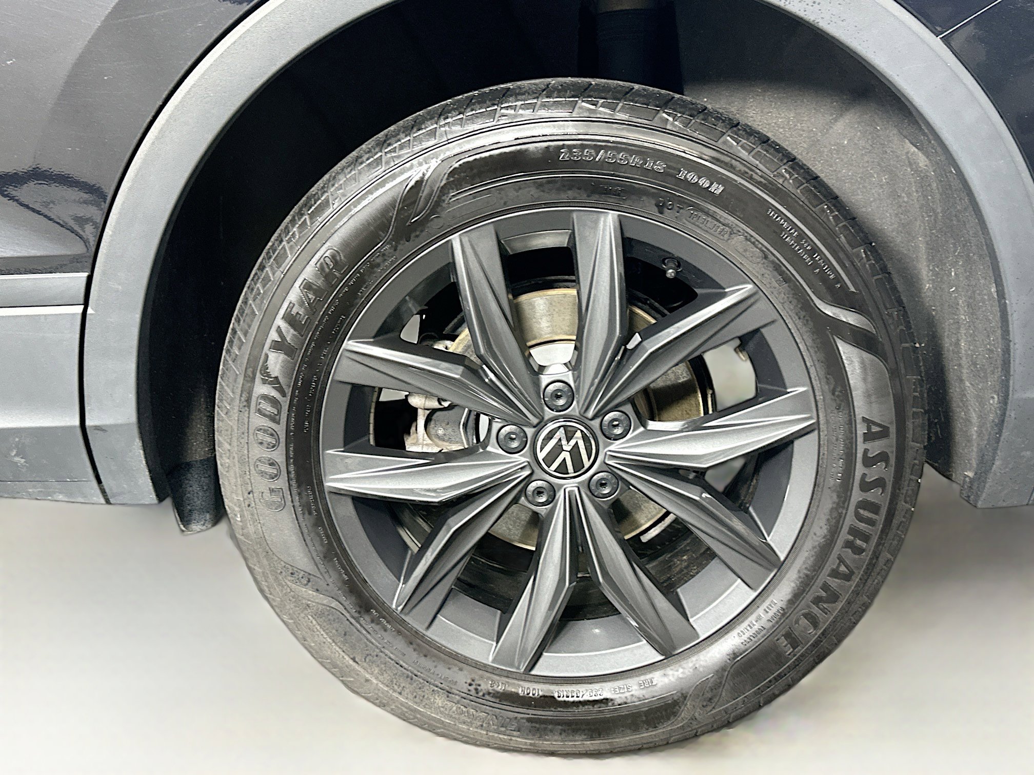 Used 2024 Volkswagen Tiguan SE image 11