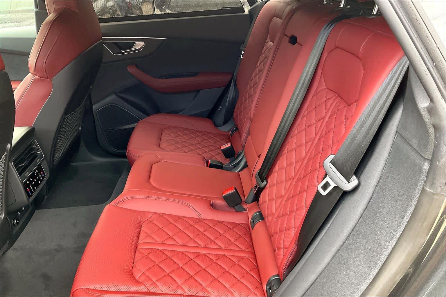 New 2026 Audi SQ8 Premium Plus AWD/4WD image 17