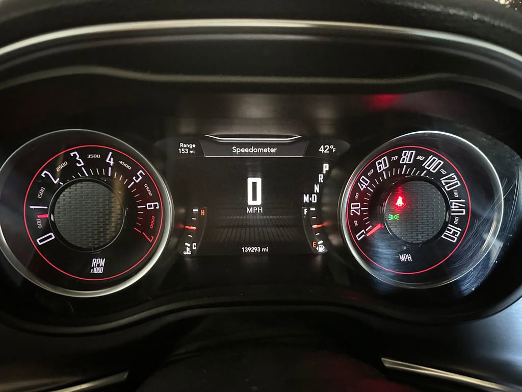 Used 2016 Dodge Challenger SXT image 7