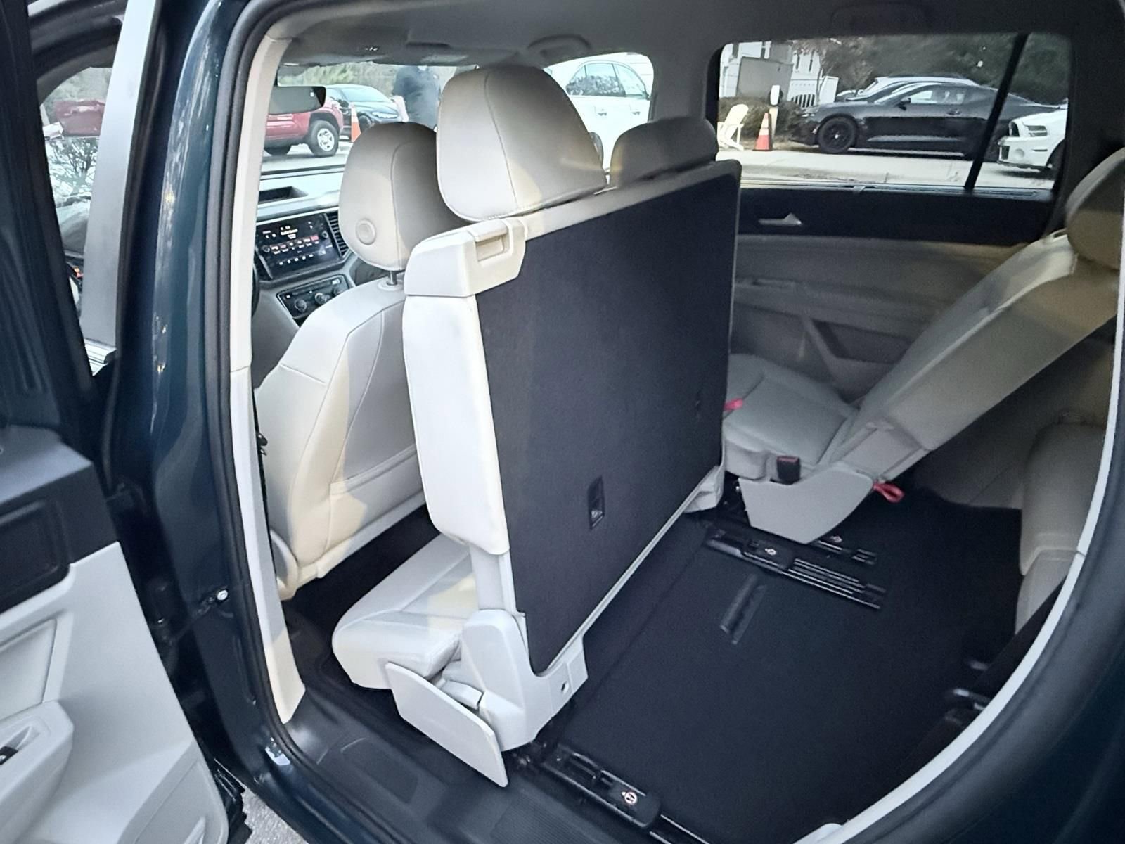 Used 2021 Volkswagen Atlas SE image 25