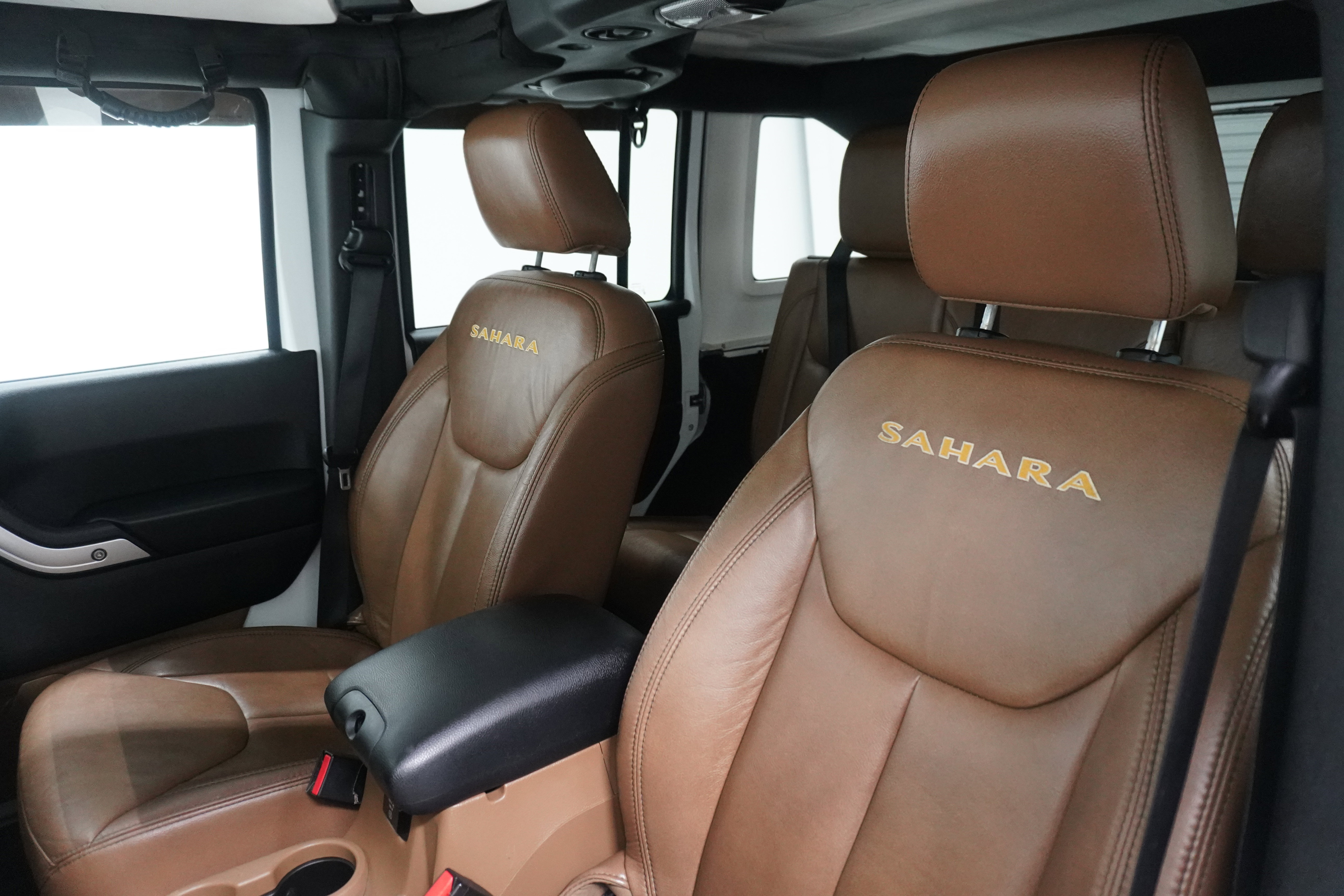 Used 2014 Jeep Wrangler Unlimited Sahara w/ Connectivity Group image 11